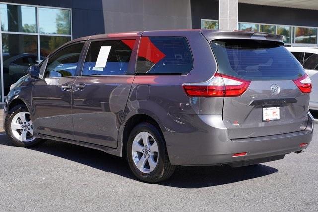 Used 2018 Toyota Sienna L for sale Sold at Gravity Autos Roswell in Roswell GA 30076 10