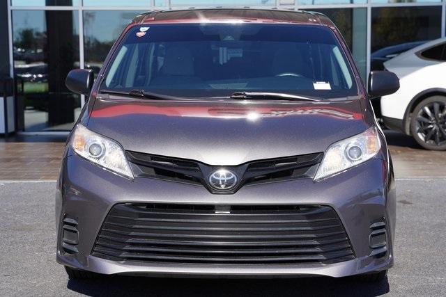 Used 2018 Toyota Sienna L for sale Sold at Gravity Autos Roswell in Roswell GA 30076 6