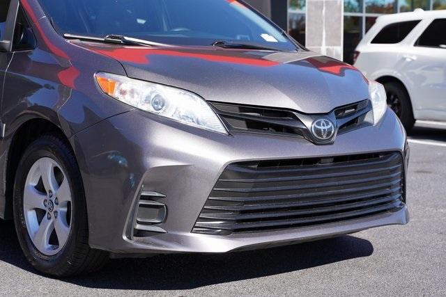 Used 2018 Toyota Sienna L for sale Sold at Gravity Autos Roswell in Roswell GA 30076 9