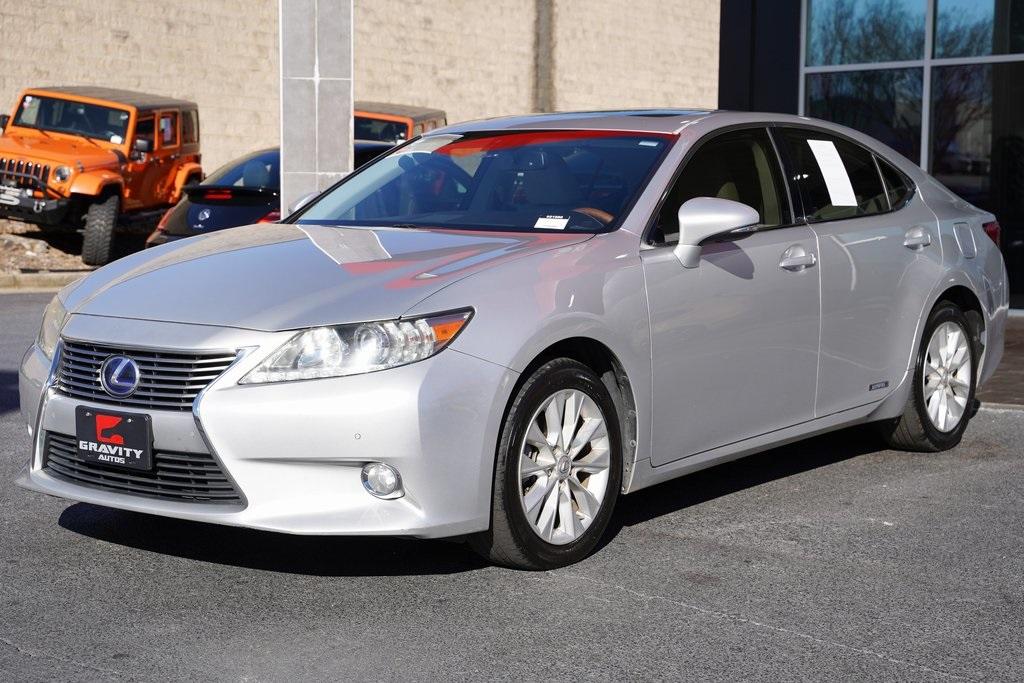 Used 2013 Lexus ES 300h for sale Sold at Gravity Autos Roswell in Roswell GA 30076 4