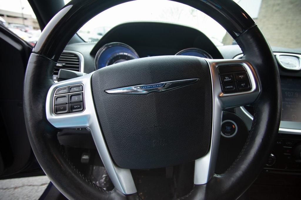 Used 2013 Chrysler 300C Base for sale $17,991 at Gravity Autos Roswell in Roswell GA 30076 17