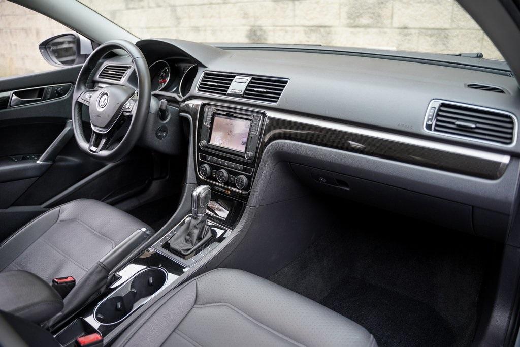 Used 2019 Volkswagen Passat 2.0T SE R-Line for sale $29,993 at Gravity Autos Roswell in Roswell GA 30076 19