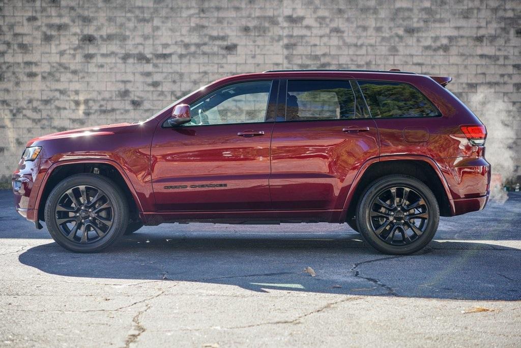 Used 2018 Jeep Grand Cherokee Altitude for sale $39,490 at Gravity Autos Roswell in Roswell GA 30076 8