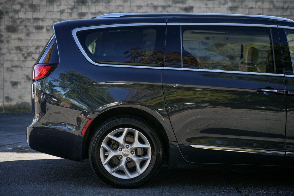 Used 2020 Chrysler Pacifica Limited for sale $32,992 at Gravity Autos Roswell in Roswell GA 30076 14
