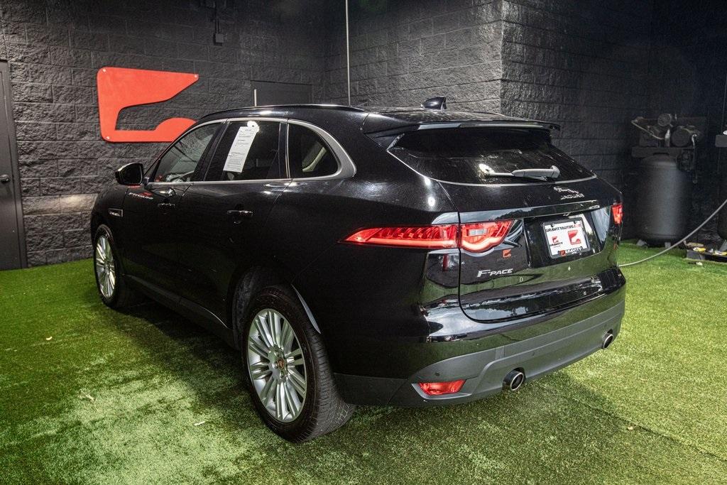 Used 2017 Jaguar F-PACE 35t Premium for sale $33,993 at Gravity Autos Roswell in Roswell GA 30076 3