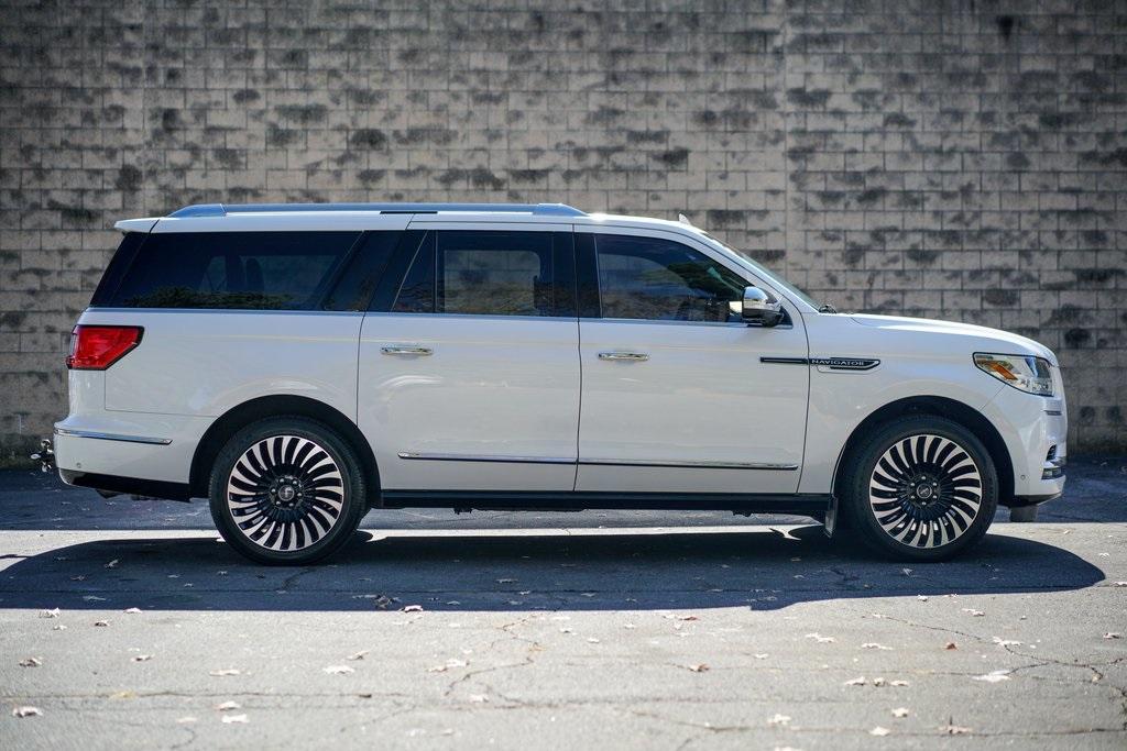 Used 2018 Lincoln Navigator L Black Label for sale $59,993 at Gravity Autos Roswell in Roswell GA 30076 16