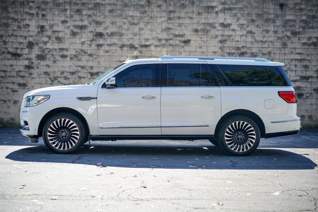 Used 2018 Lincoln Navigator L Black Label for sale $59,993 at Gravity Autos Roswell in Roswell GA 30076 8