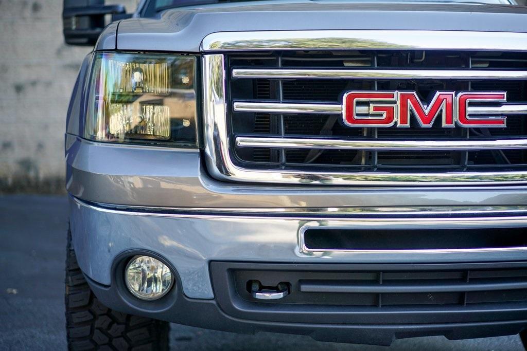 Used 2013 GMC Sierra 1500 SLE for sale $21,992 at Gravity Autos Roswell in Roswell GA 30076 5