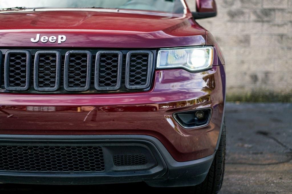 Used 2017 Jeep Grand Cherokee Laredo for sale $29,991 at Gravity Autos Roswell in Roswell GA 30076 3
