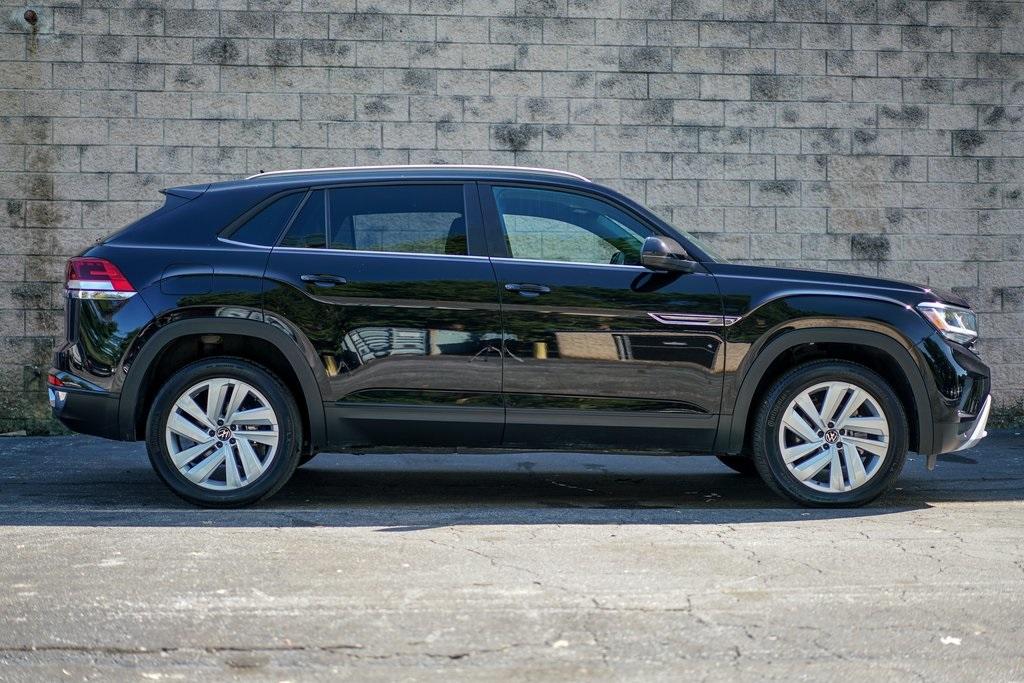 Used 2021 Volkswagen Atlas Cross Sport 2.0T SE w/Technology for sale $40,991 at Gravity Autos Roswell in Roswell GA 30076 11