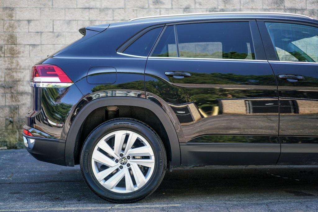 Used 2021 Volkswagen Atlas Cross Sport 2.0T SE w/Technology for sale $40,991 at Gravity Autos Roswell in Roswell GA 30076 12