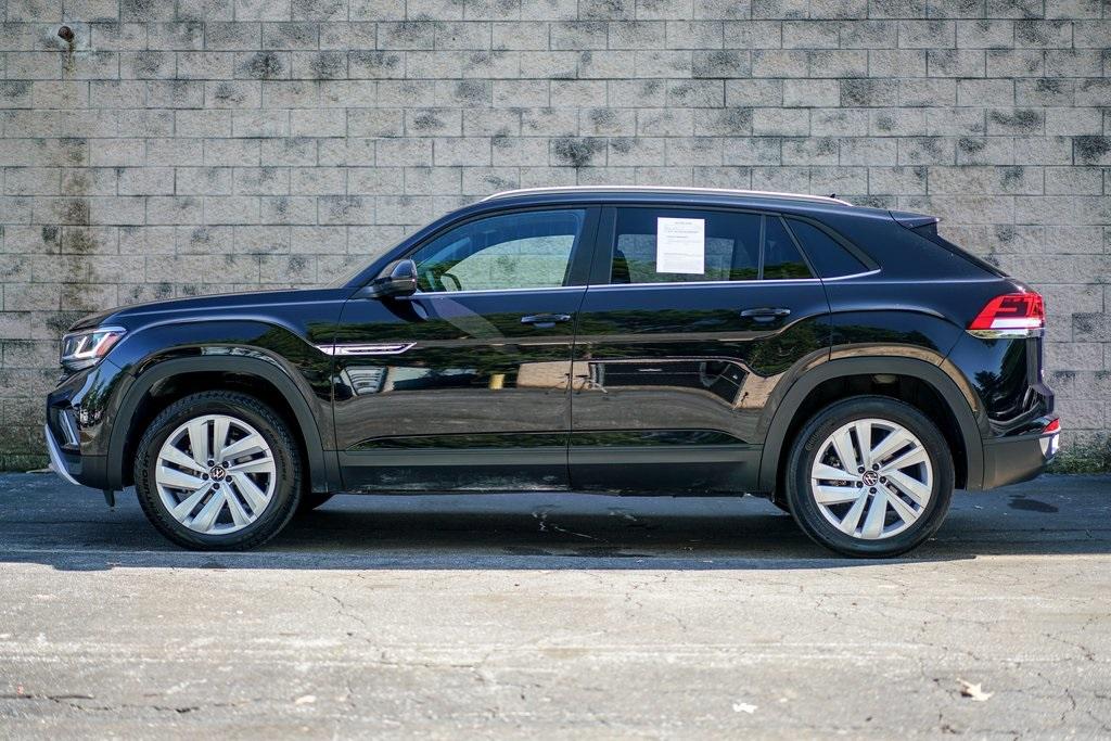 Used 2021 Volkswagen Atlas Cross Sport 2.0T SE w/Technology for sale $40,991 at Gravity Autos Roswell in Roswell GA 30076 8