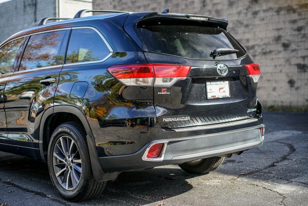 Used 2017 Toyota Highlander XLE for sale $32,492 at Gravity Autos Roswell in Roswell GA 30076 11