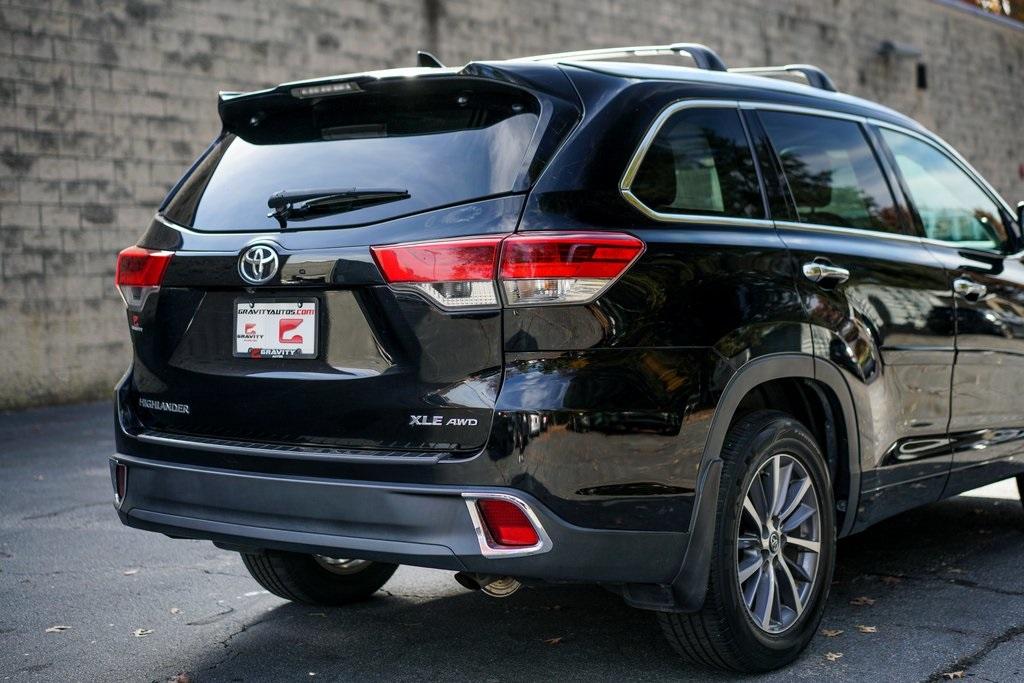 Used 2017 Toyota Highlander XLE for sale $32,492 at Gravity Autos Roswell in Roswell GA 30076 13