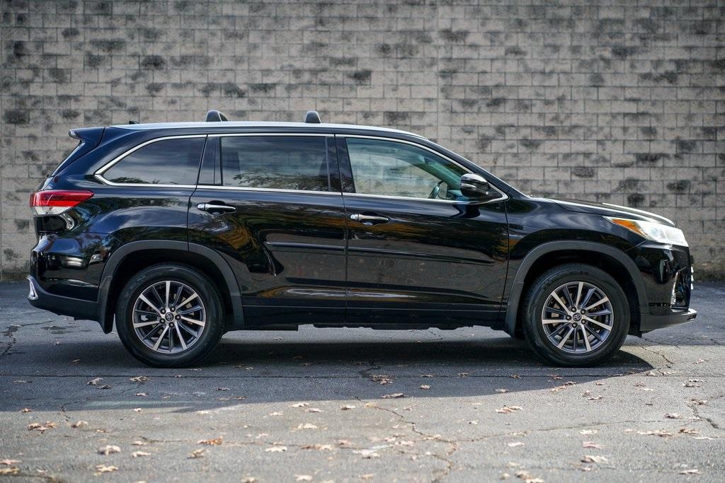Used 2017 Toyota Highlander XLE for sale $32,492 at Gravity Autos Roswell in Roswell GA 30076 16