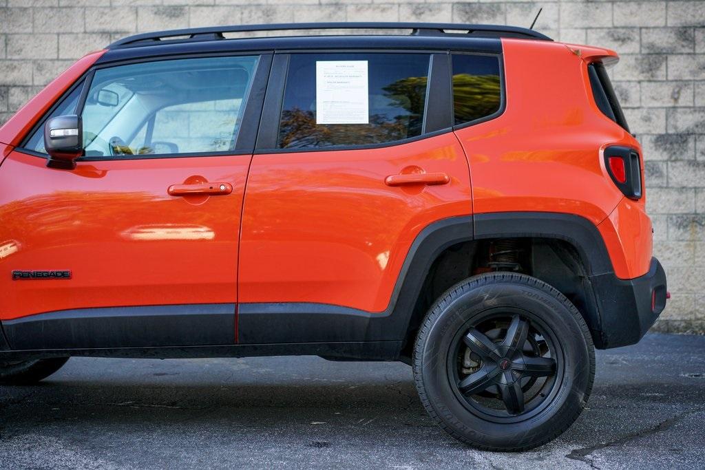 Used 2016 Jeep Renegade Trailhawk for sale Sold at Gravity Autos Roswell in Roswell GA 30076 10