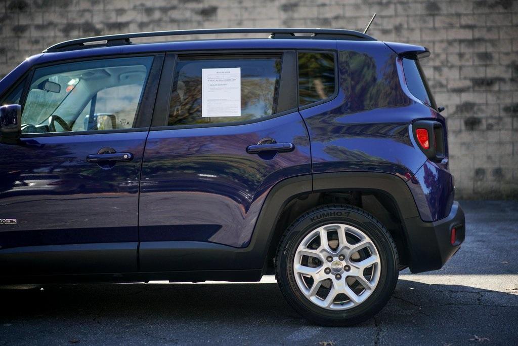 Used 2016 Jeep Renegade Latitude for sale Sold at Gravity Autos Roswell in Roswell GA 30076 10