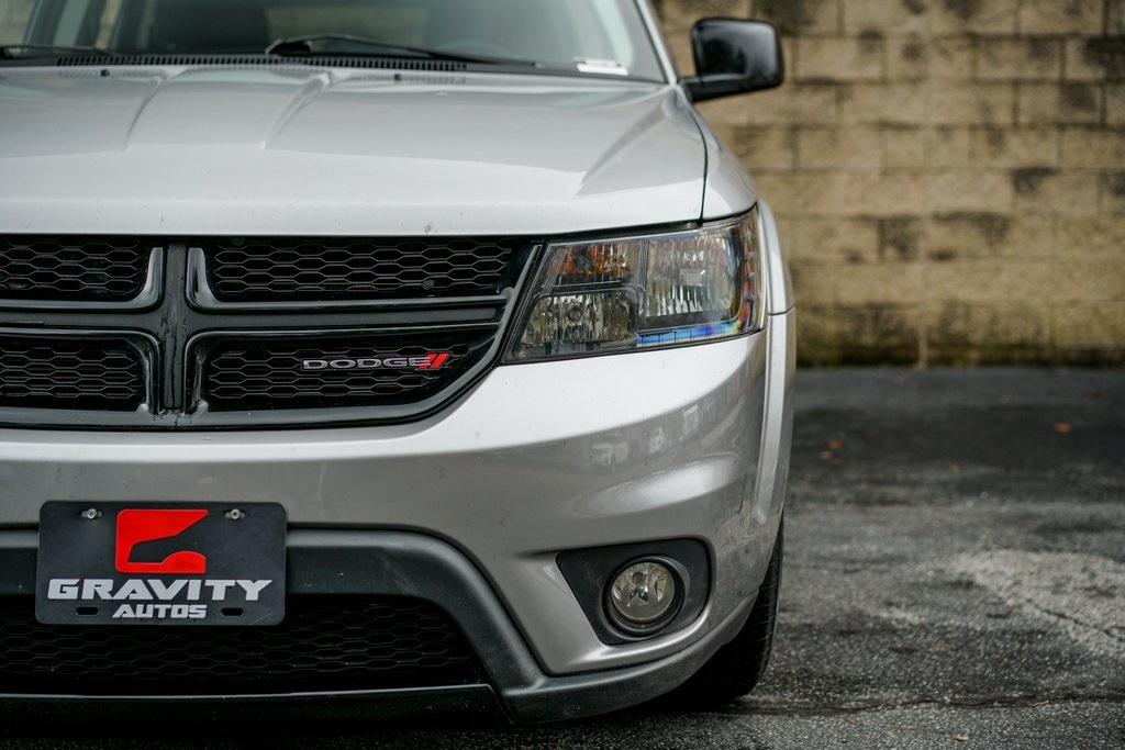 Used 2019 Dodge Journey SE for sale Sold at Gravity Autos Roswell in Roswell GA 30076 3