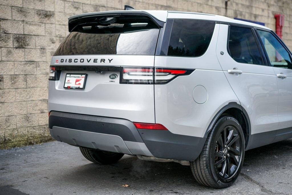 Used 2018 Land Rover Discovery SE for sale $33,992 at Gravity Autos Roswell in Roswell GA 30076 10