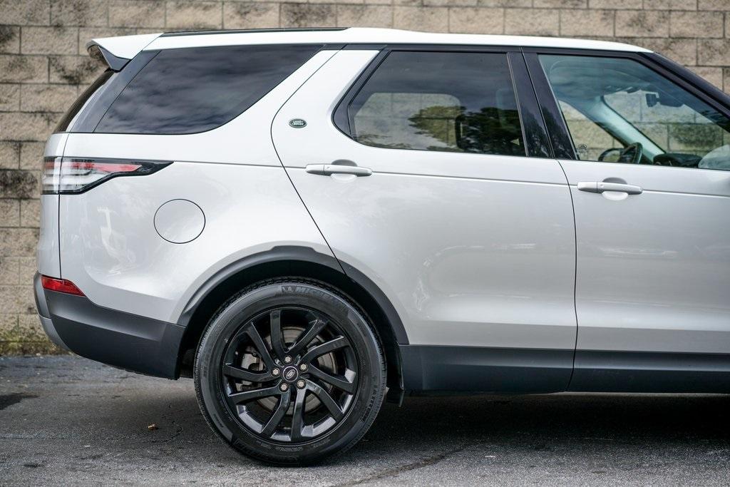 Used 2018 Land Rover Discovery SE for sale $33,992 at Gravity Autos Roswell in Roswell GA 30076 11