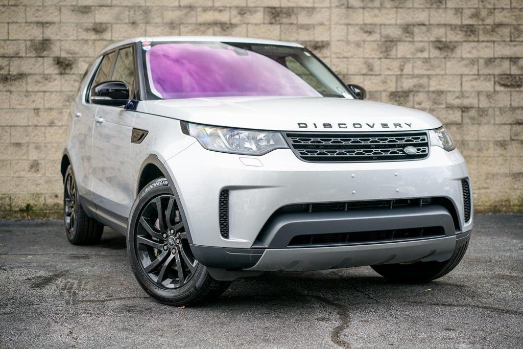 Used 2018 Land Rover Discovery SE for sale $33,992 at Gravity Autos Roswell in Roswell GA 30076 4