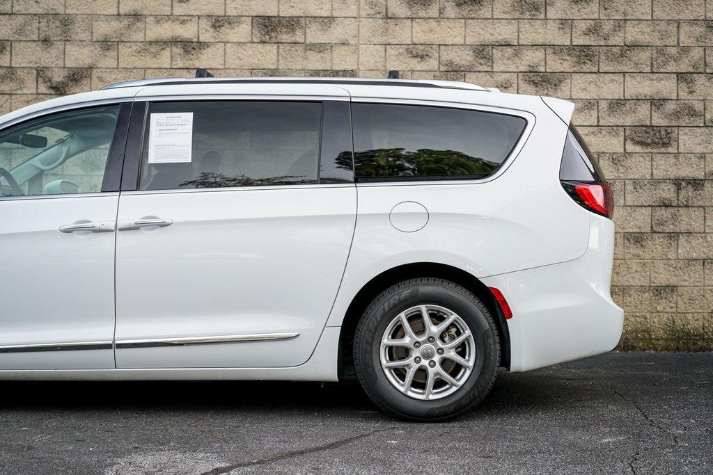Used 2020 Chrysler Pacifica Touring L for sale $34,992 at Gravity Autos Roswell in Roswell GA 30076 10