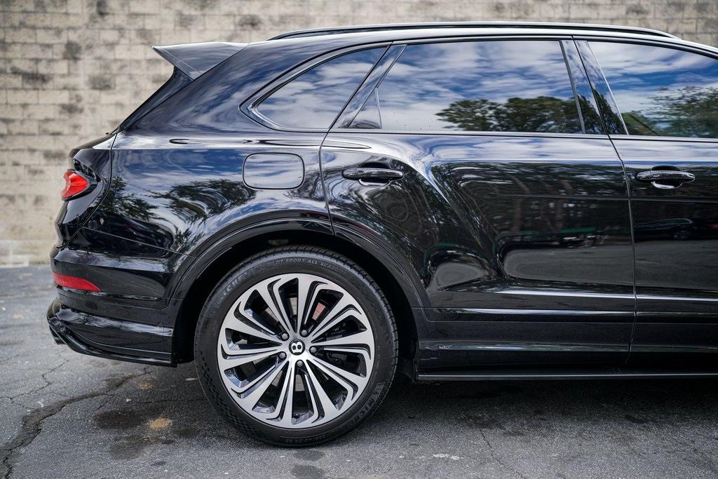 Used 2022 Bentley Bentayga V8 for sale Sold at Gravity Autos Roswell in Roswell GA 30076 14
