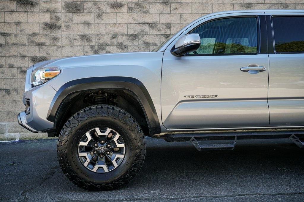 Used 2018 Toyota Tacoma TRD Off-Road for sale Sold at Gravity Autos Roswell in Roswell GA 30076 9